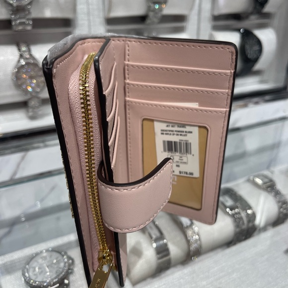 MICHAEL KORS Jet Set Medm Signature Logo BiFold Zip CN Wallet
Powder Blush 
NWT - Picture 14 of 16